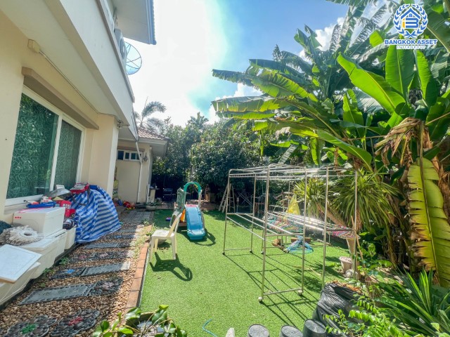 *****บ้านมือสองย่านนนทบุรี ม.วรารมย์ พรีเมี่ยม วัชรพล-จตุโชติ หลังมุม เนื้อที่กว้างขวางถึง 168.4 ตร.ว. ฟังก์ชัน 4 ห้องนอน 4 ห้องน้ำ 4 ที่จอดรถ ตกแต่งสวย พร้อมเข้าอยู่ บนทำเลเชื่อมต่อ ถ.จตุโชติ, ถ.สุขาภิบาล5, ถ.หทัยราษฎร์ ใกล้รถไฟฟ้าสายสีเขียว "สถานีสายหยุด" และทางด่วน "ฉลองรัช"